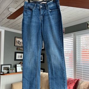 Levi’s 525 size 4